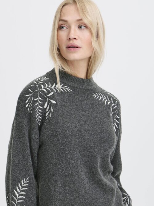 Pull brodé gris foncé BYMAGGE